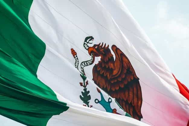 The Mexican flag waves.